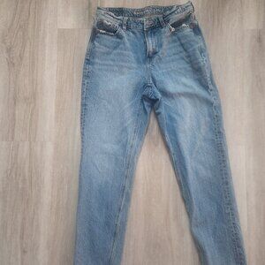 American Eagle Outfitters Women's Mom Jeans in Size 2,